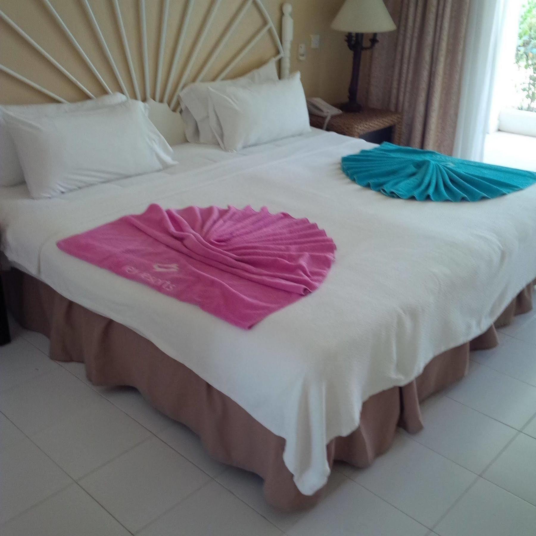 Starfish Discovery Bay Holetown Extérieur photo
