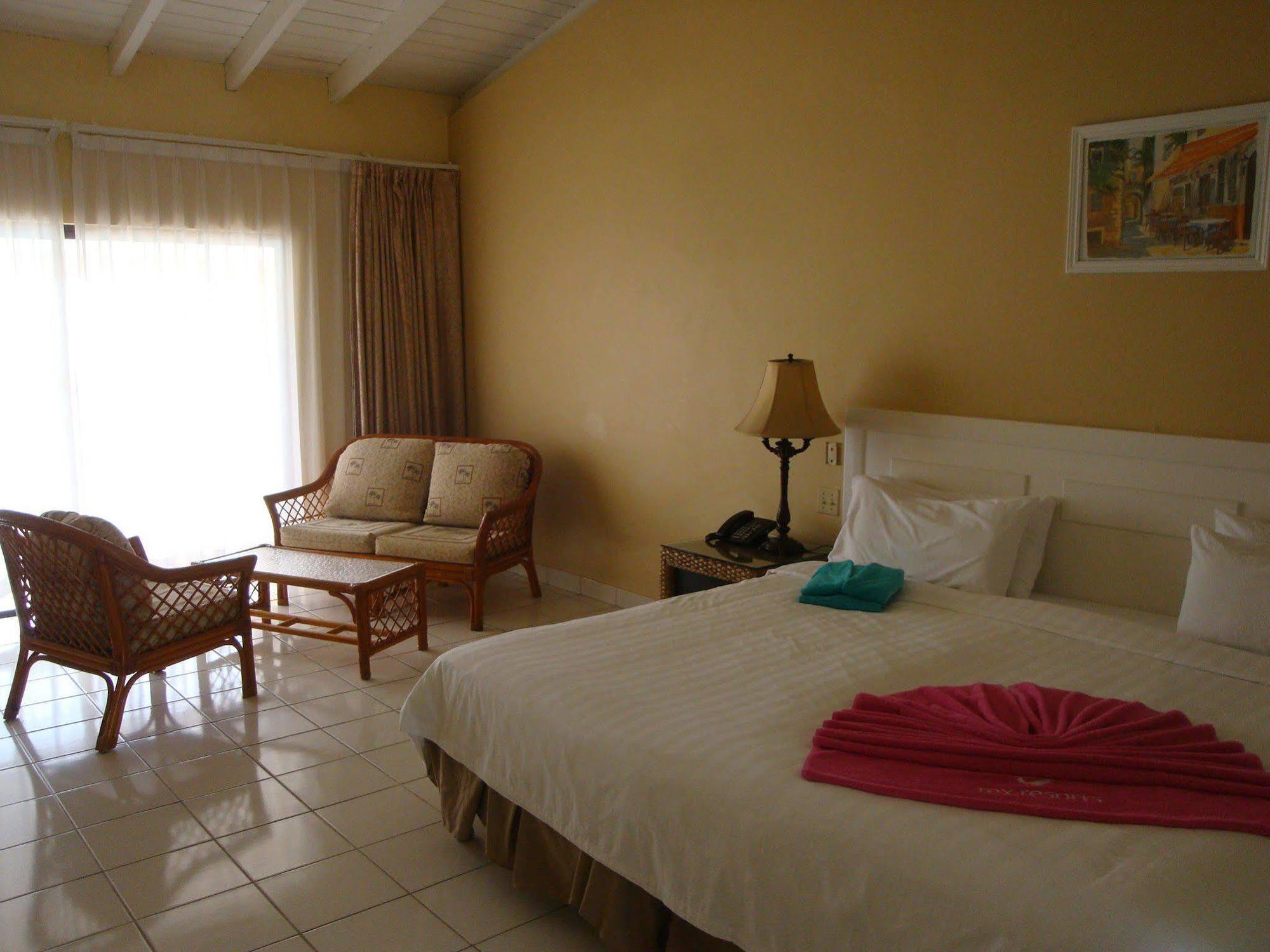 Starfish Discovery Bay Holetown Extérieur photo
